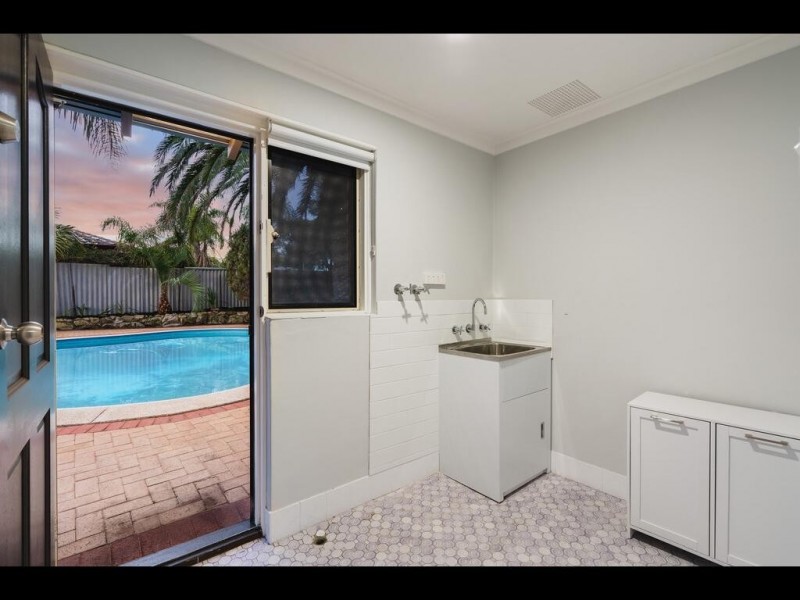 31 Adamson Road, Parmelia WA 6167