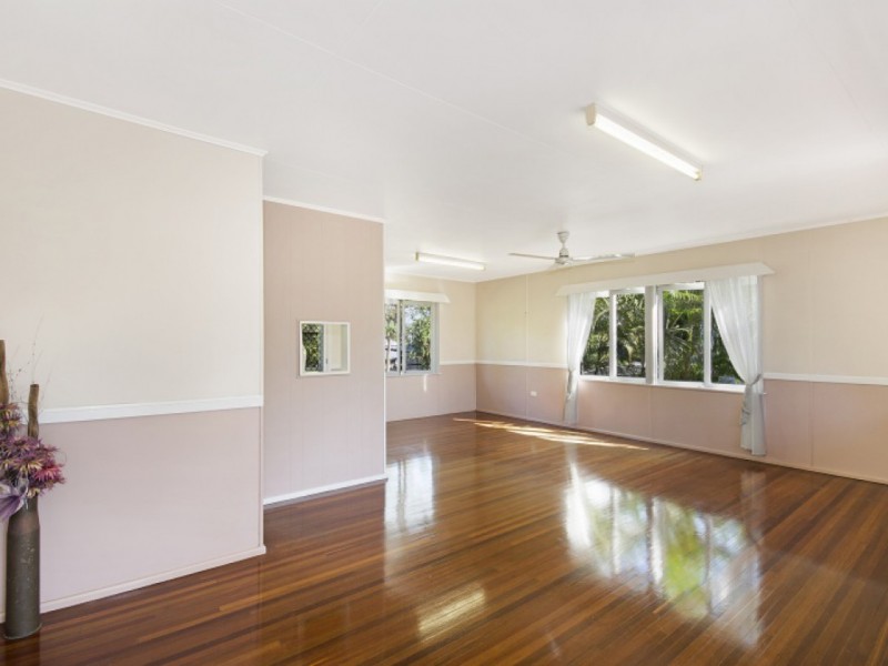 170 Charles Street, Cranbrook QLD 4814