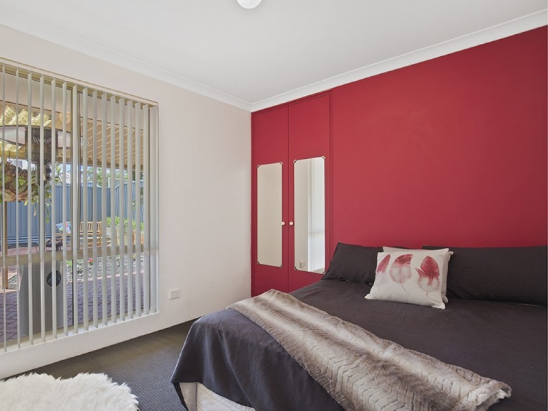 11 Sunshine Place, Bibra Lake WA 6163