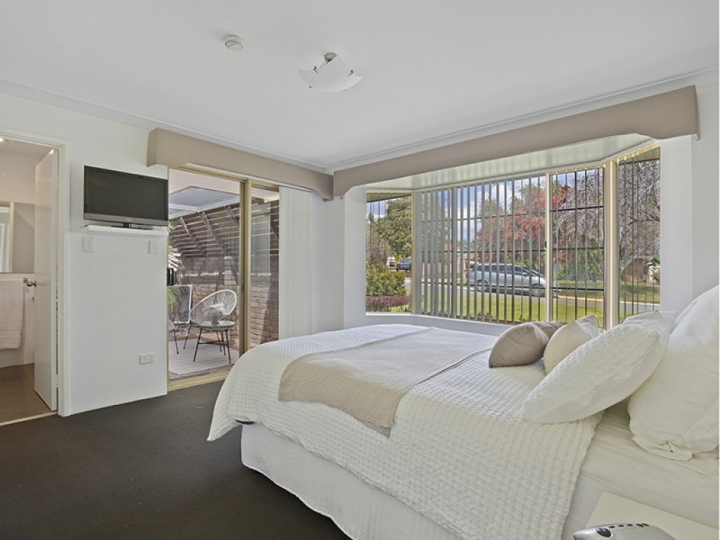 11 Sunshine Place, Bibra Lake WA 6163