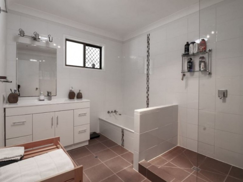 18 Claude Street, Zilzie QLD 4710