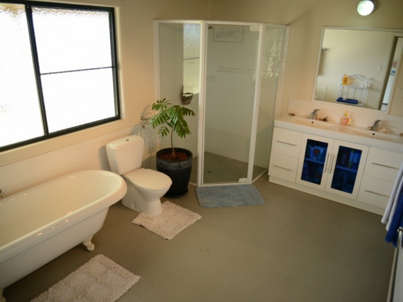 6524 Brisbane Valley Highway, Ottaba QLD 4313