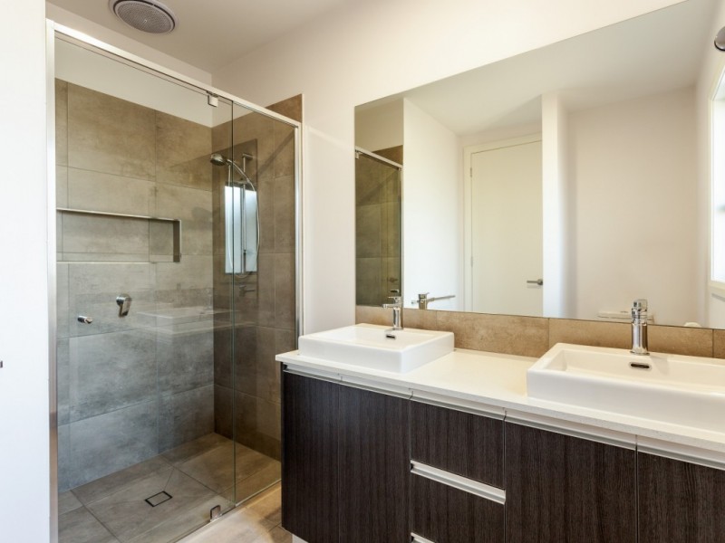 10 Bluehills Rise, Bright VIC 3741