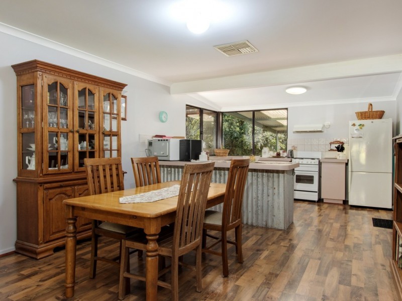 18 Begonia Court, Dwellingup WA 6213