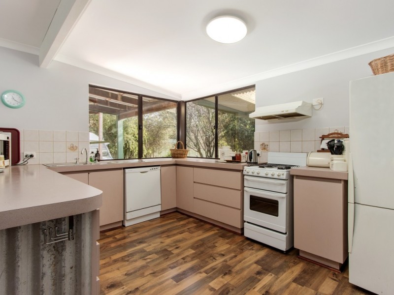 18 Begonia Court, Dwellingup WA 6213