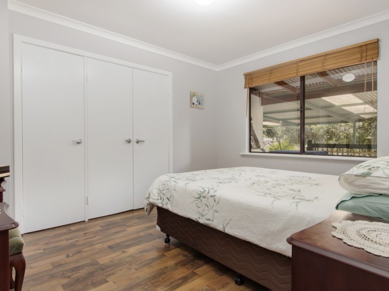 18 Begonia Court, Dwellingup WA 6213