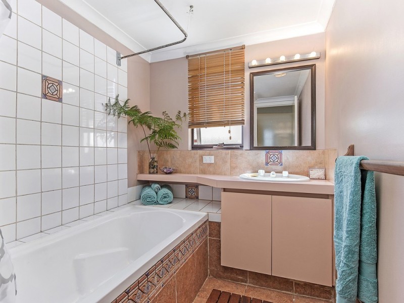 18 Begonia Court, Dwellingup WA 6213