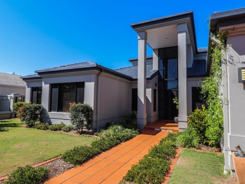 8 Pryor Street, Ormiston QLD 4160