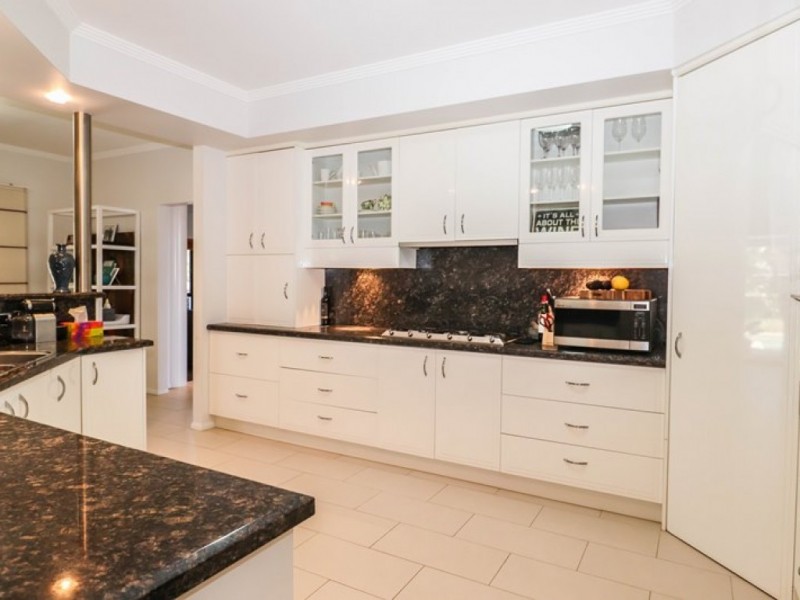 8 Pryor Street, Ormiston QLD 4160