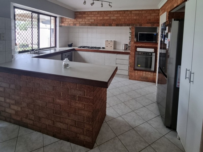 2 Vanguard Crt, Port Kennedy WA 6172