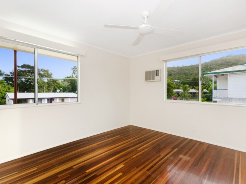 10 Etheridge Street, Mount Louisa QLD 4814