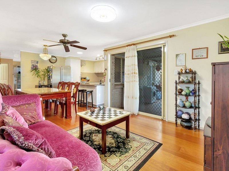 3 Mooloolah Court, Hillcrest QLD 4118