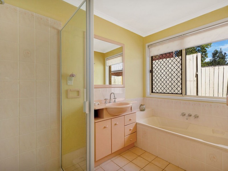 3 Mooloolah Court, Hillcrest QLD 4118