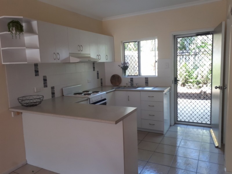 2/25-27 Fairweather Street, Yorkeys Knob QLD 4878