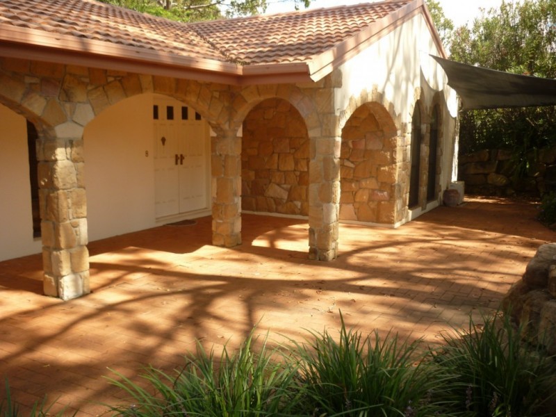 8 Jerrob Court, Carrara QLD 4211