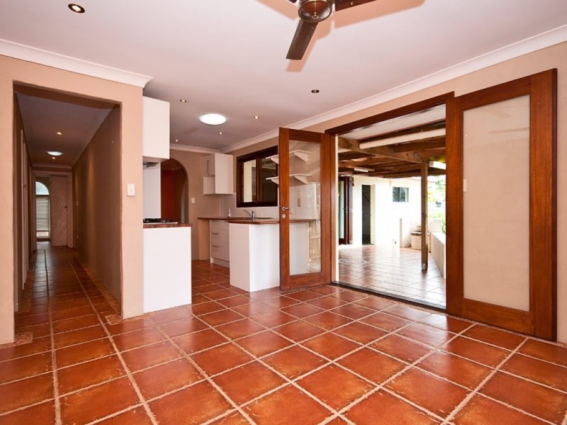 8 Jerrob Court, Carrara QLD 4211