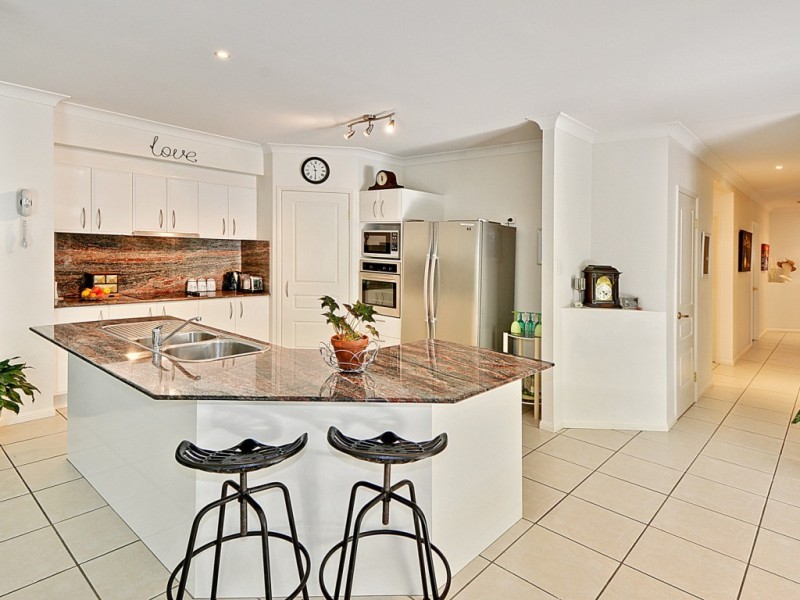 13 Campbellville Circuit, Pelican Waters QLD 4551