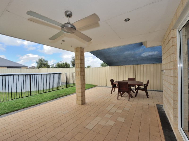 13 Bertha Loop, Dudley Park WA 6210