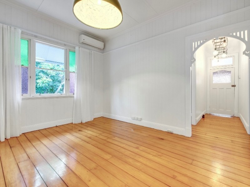 43 Leonard Street, Woolloongabba QLD 4102