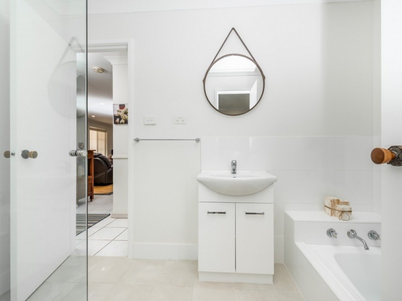 15 Giralt Road, Marangaroo WA 6064