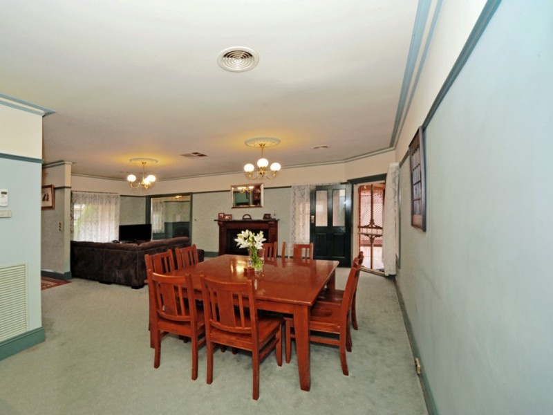 14 Peace Street, Kangaroo Flat VIC 3555