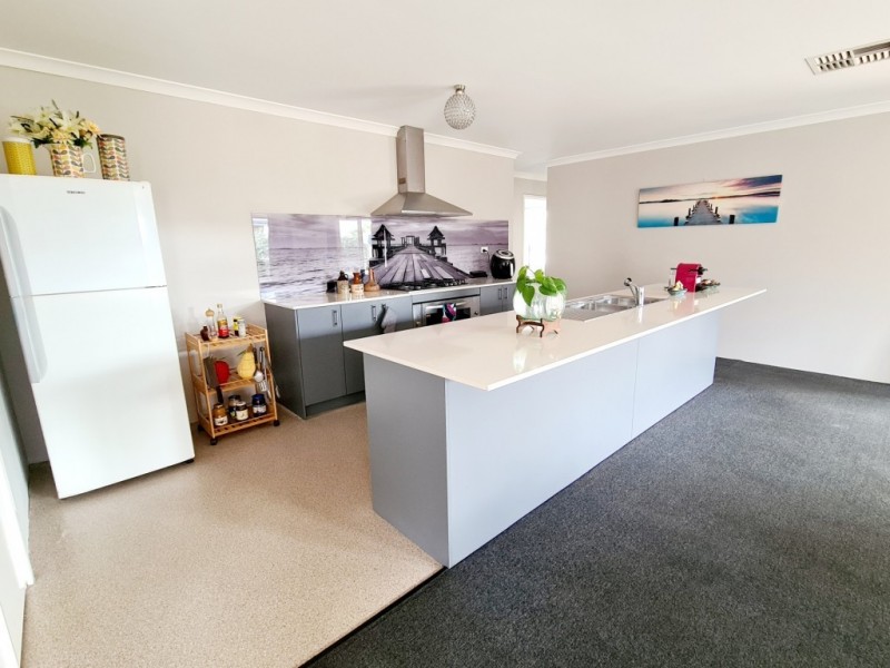 14 Pentecost Loop, Southern River WA 6110