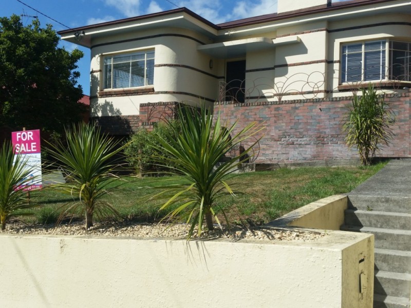 166 Augusta Road, Lenah Valley TAS 7008