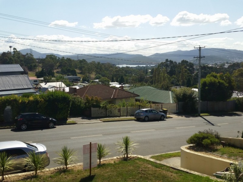 166 Augusta Road, Lenah Valley TAS 7008
