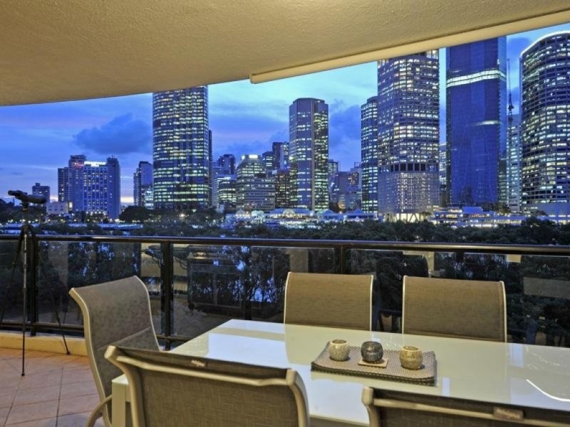 426/36 Macdonald Street, Kangaroo Point QLD 4169