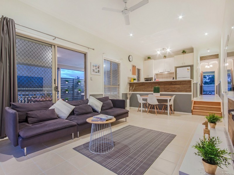 4 Greentrees Terrace, Springfield Lakes QLD 4300