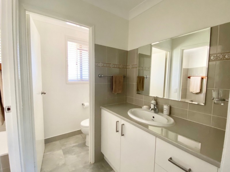 10 Bridle Lane, Molendinar QLD 4214