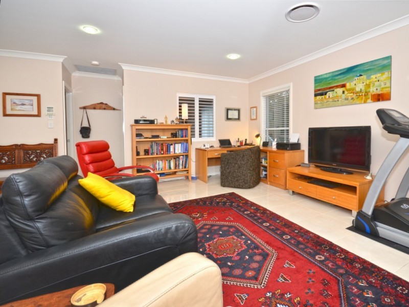 11 Warren Court, Aroona QLD 4551