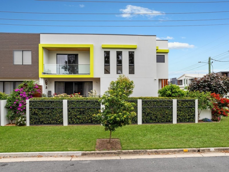 28 Parr Street, Biggera Waters QLD 4216