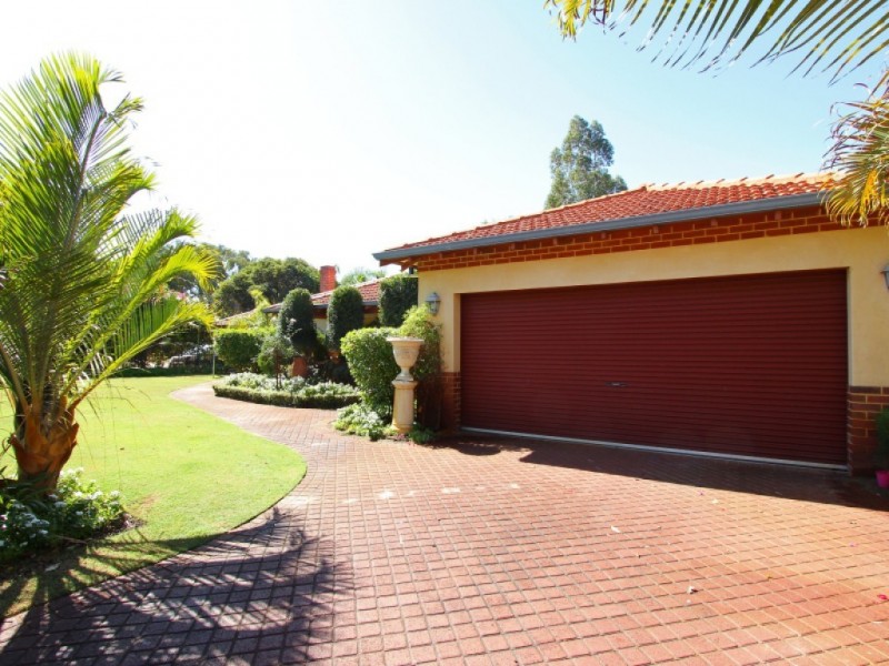 14 Chardonnay Drive, The Vines WA 6069