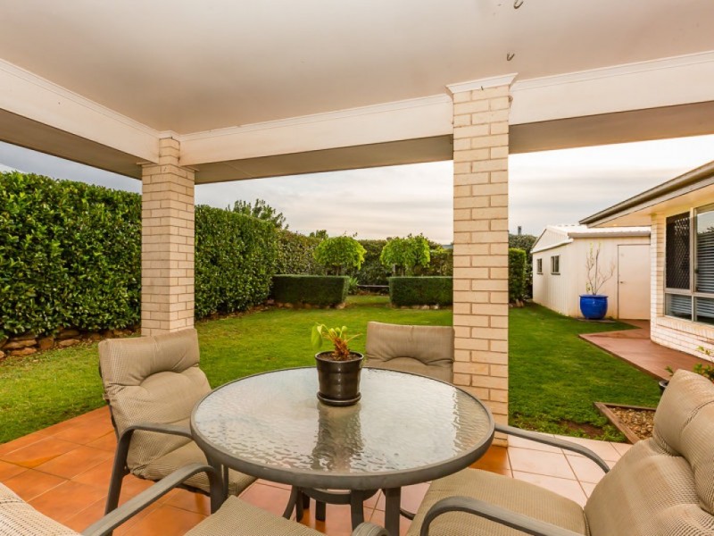 1 Nioka Drive, Highfields QLD 4352