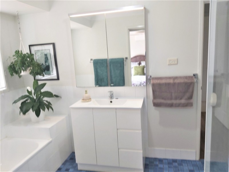 4 Oxley Circuit, Daisy Hill QLD 4127