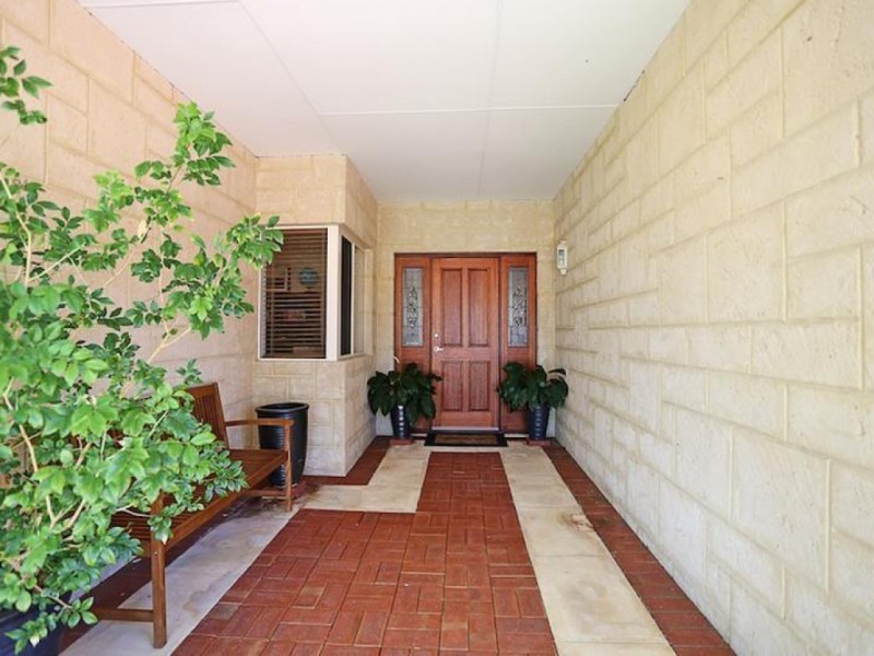 12 Jacaranda Drive, North Yunderup WA 6208