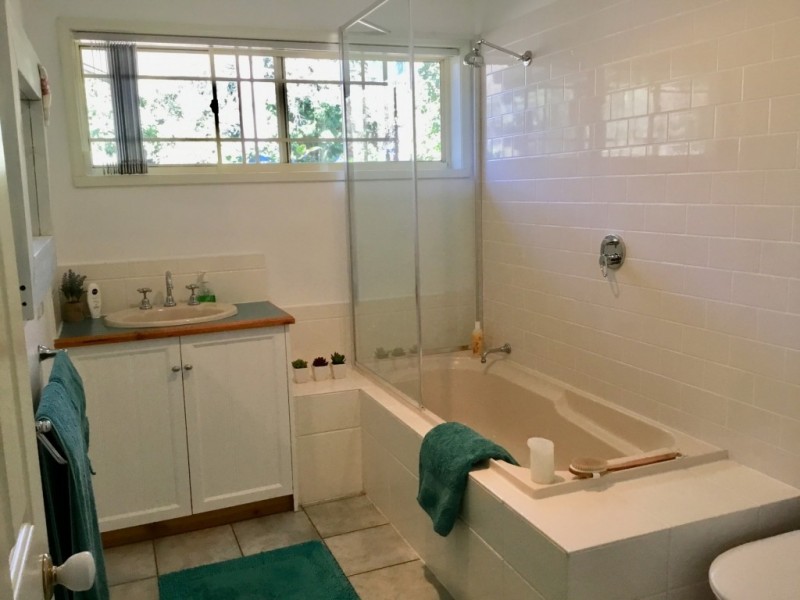 5 Woodlands Grove, Bright VIC 3741