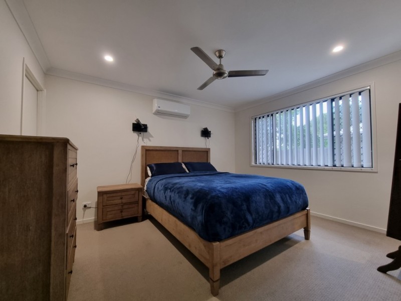 16 Frederick Place, Park Ridge QLD 4125