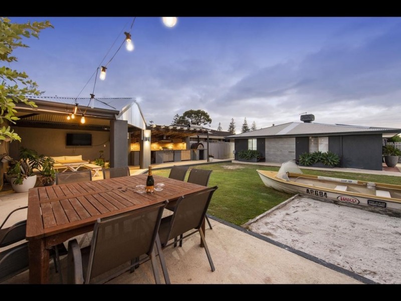 6 McVeigh Street, Singleton WA 6175