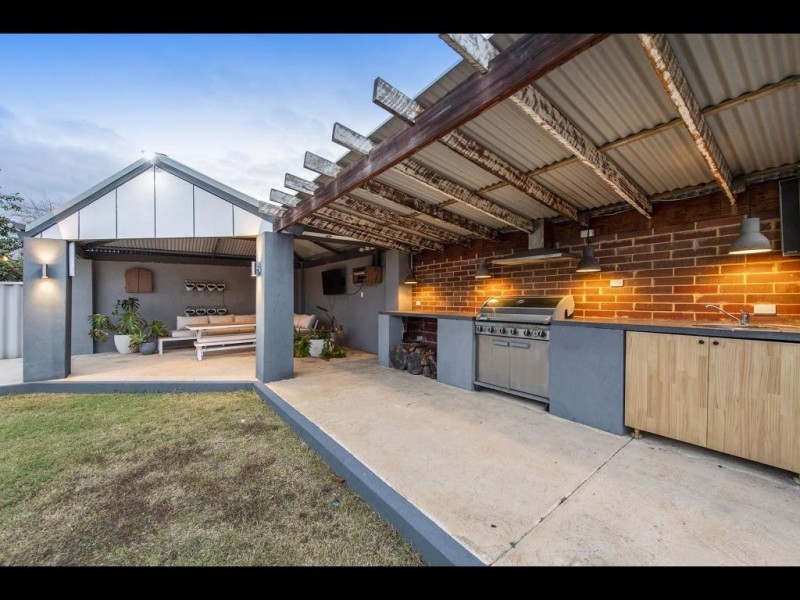 6 McVeigh Street, Singleton WA 6175