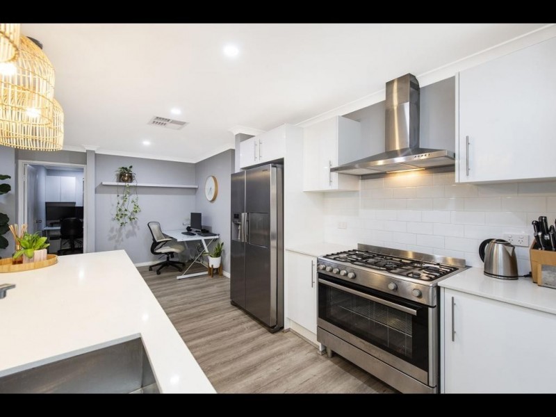 6 McVeigh Street, Singleton WA 6175