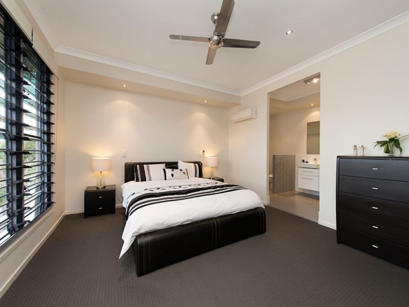 37 Goodenia Crescent, Seventeen Mile Rocks QLD 4073