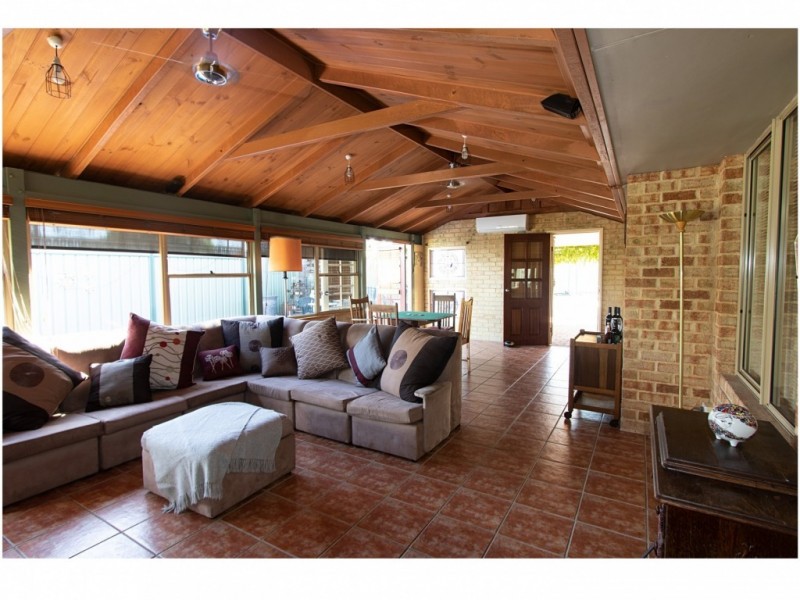 1 Dalton Place, Wilson WA 6107