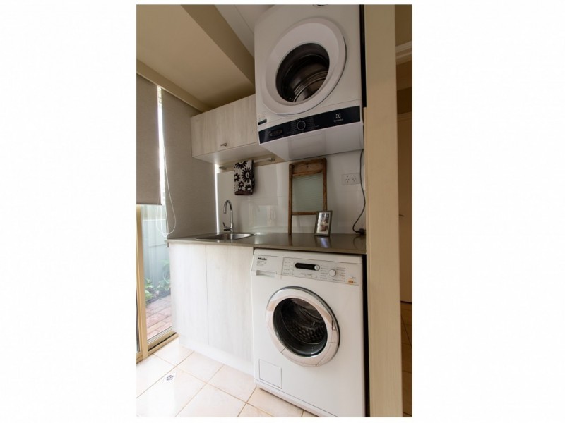 1 Dalton Place, Wilson WA 6107