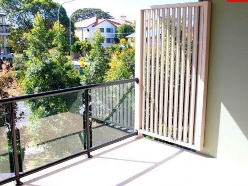 8/24 Parker Street, Labrador QLD 4215