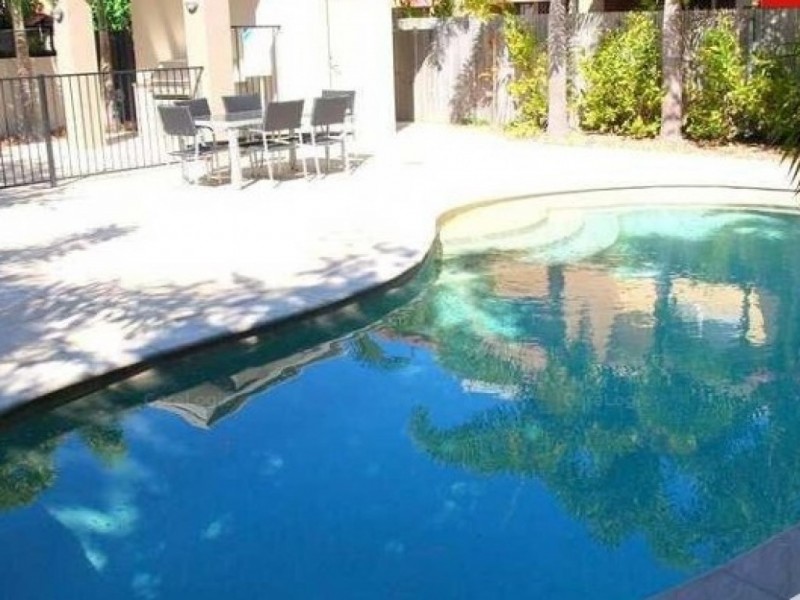 8/24 Parker Street, Labrador QLD 4215