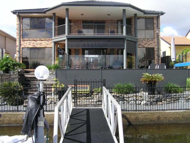 6 Smugglers Place, Runaway Bay QLD 4216