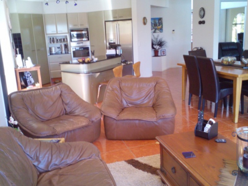 6 Smugglers Place, Runaway Bay QLD 4216