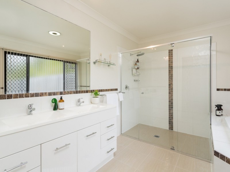 37 Jackaroo Crescent, Gilston QLD 4211